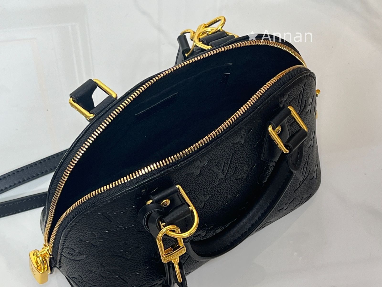 VUITTON ルイヴィトン