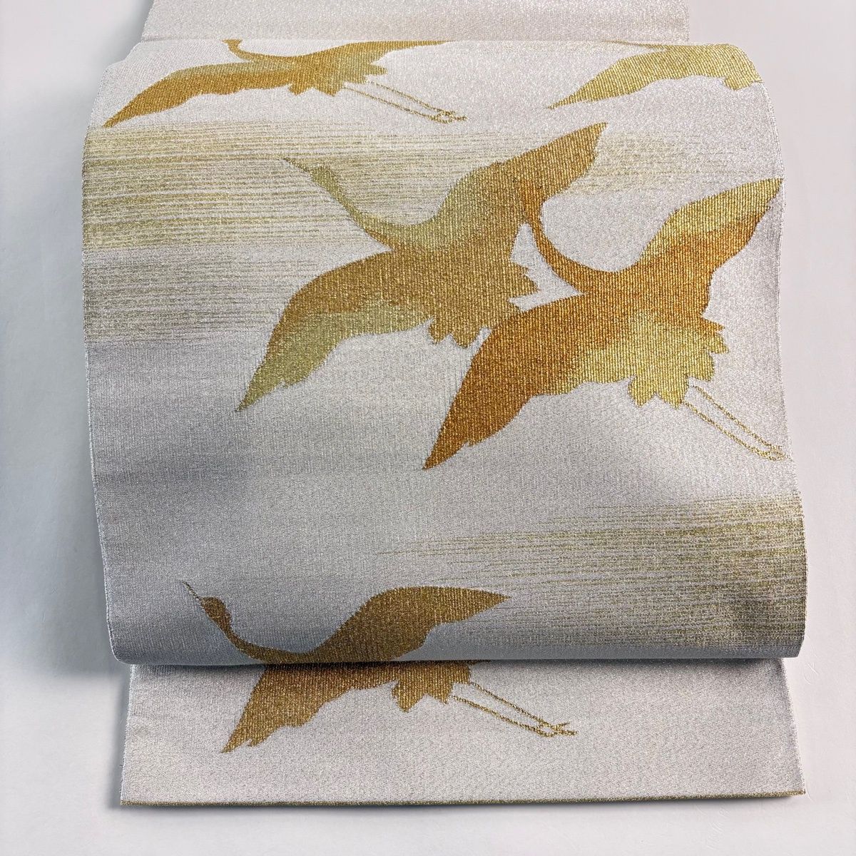 【美品】 袋帯 秀品 関西仕立て 鶴 霞 金糸 銀色 お太鼓柄 正絹 【】