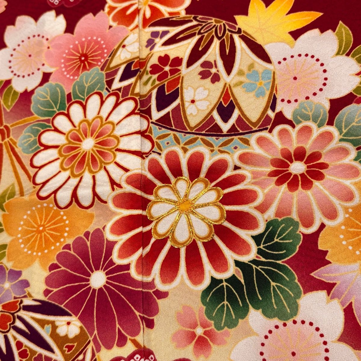 美品】 振袖 身丈164cm 裄丈68cm L 袷 桜 手鞠 金糸 染め分け 赤 正絹