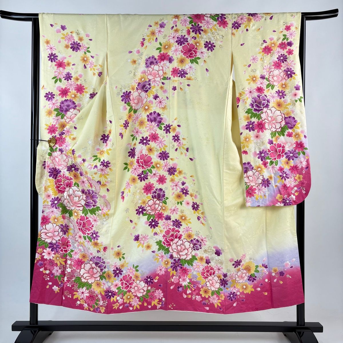 振袖 身丈150cm 裄丈64cm M 袷 牡丹 草花 刺繍 金銀彩 薄黄 2024