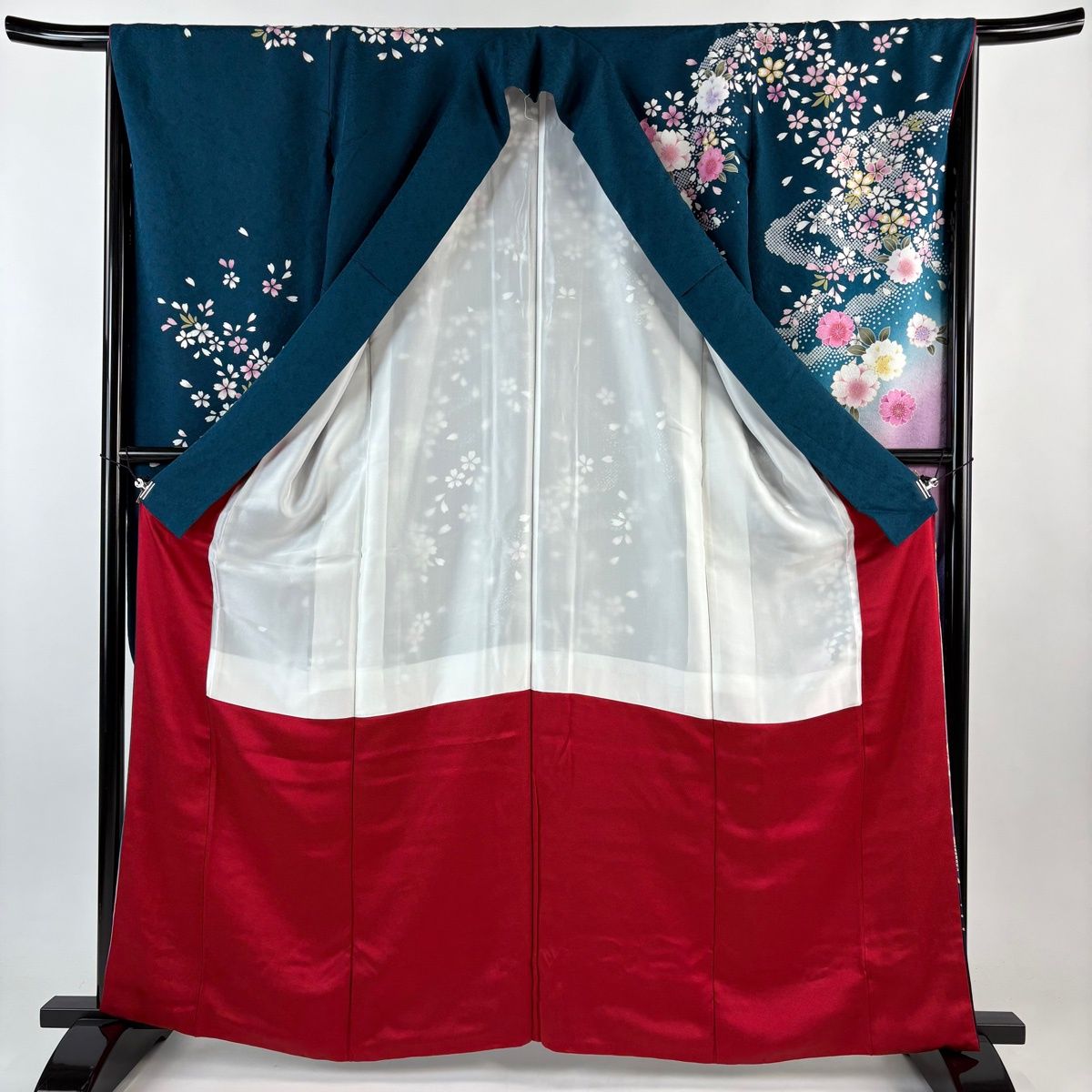 振袖 身丈164cm 裄丈67cm 正絹 秀品 【中古】 振袖 身丈164cm 裄67cm レディース 袷 四季の花柄 裄長 裄Lサイズ 秋冬