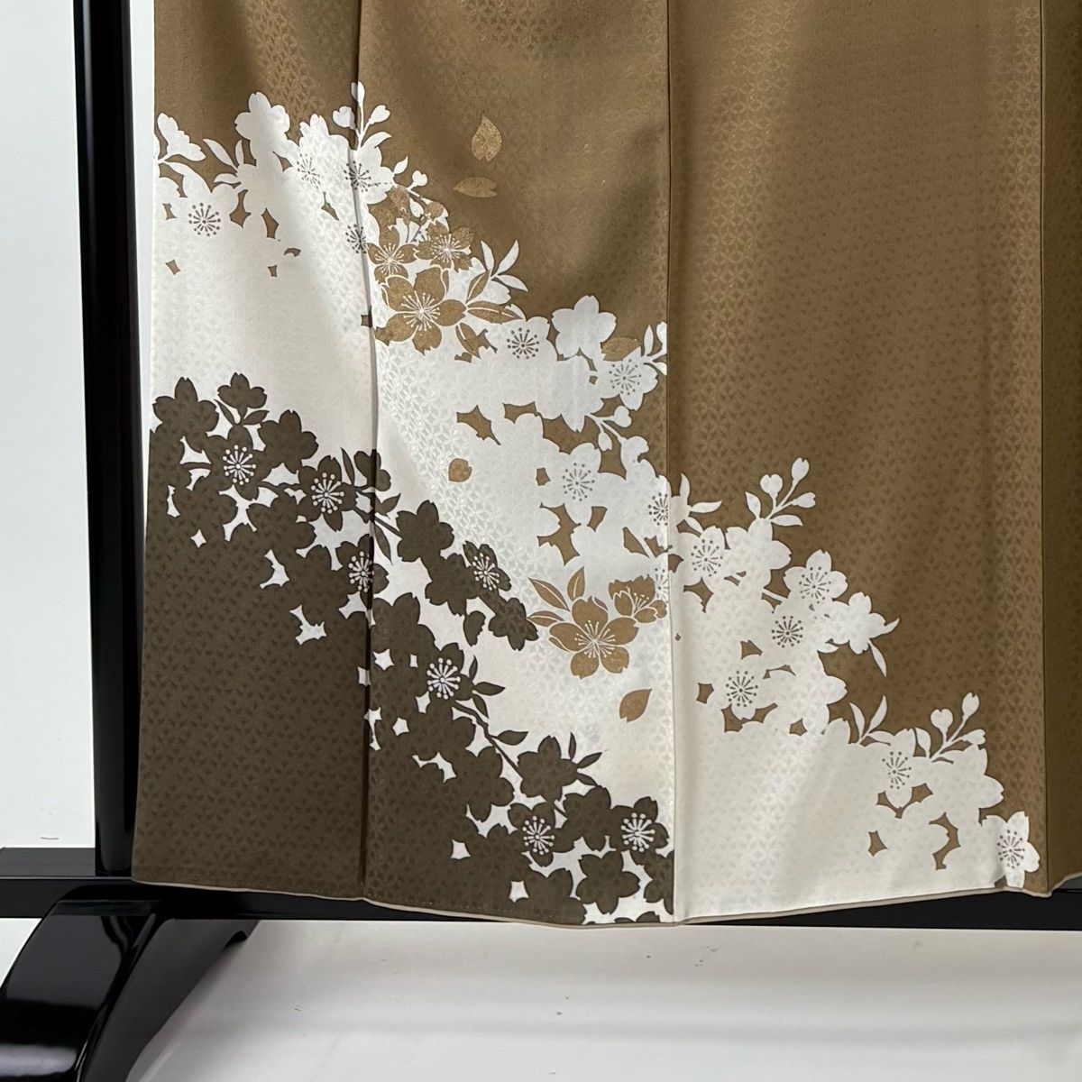 訪問着 身丈159 cm 裄丈66 M 袷 袋帯セット 桜 シルエット 金彩 薄茶色 正絹 秀品