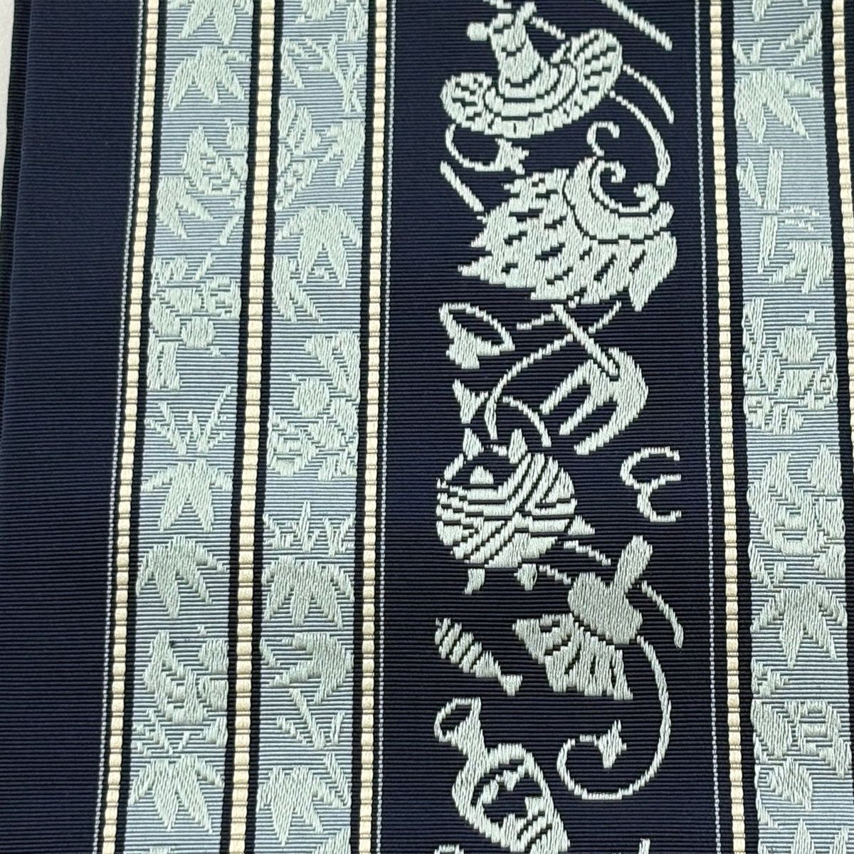 半幅帯 秀品 証紙 本場筑前博多織 糸巻き 縞 紺色 正絹