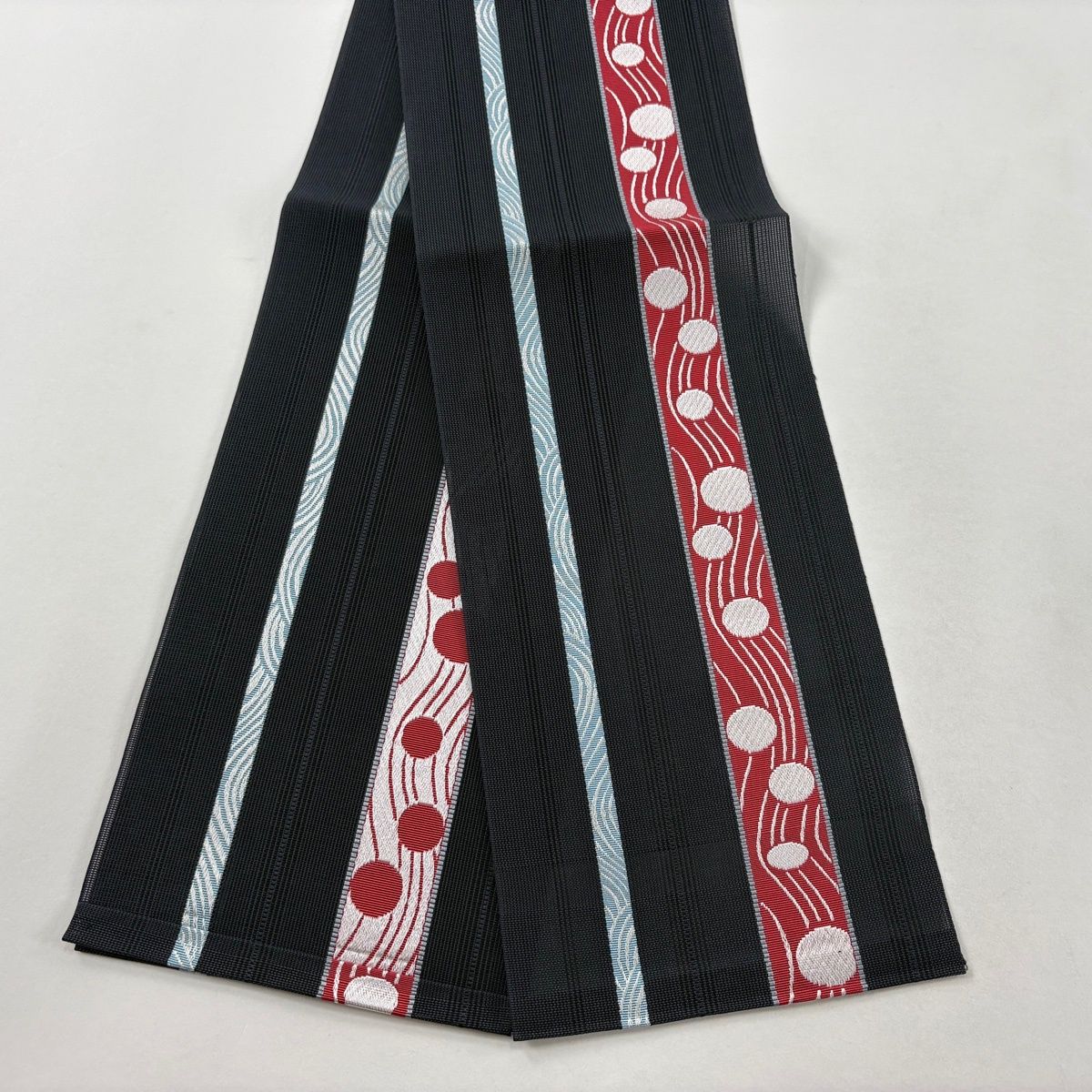 半幅帯 秀品 夏帯 流水 幾何学模様 黒 正絹