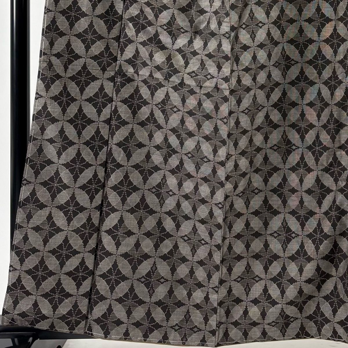 大島紬 身丈162 cm 裄丈67 M 袷 純泥染 証紙 七宝 焦茶色 正絹 秀品