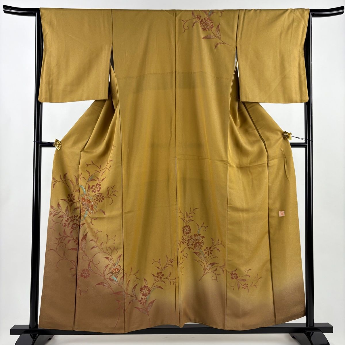 訪問着 身丈157 cm 裄丈65 M 袷 落款 草花 銀通し 銀彩 黄土色 正絹 秀品