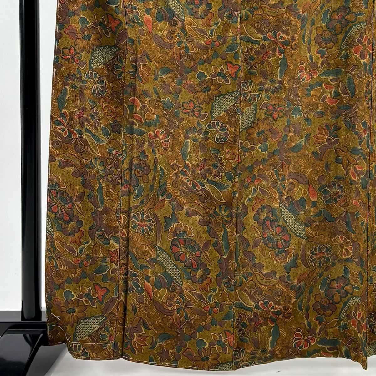 小紋 身丈164.5 cm 裄丈68.5 L 袷 草花 縮緬 山吹茶色 正絹 秀品