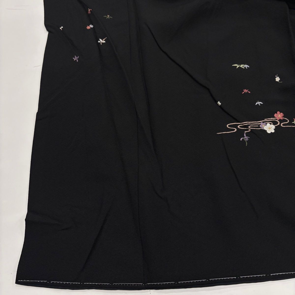  付下げ 身丈165 cm 裄丈69 5 L 袷 花筏 流水 刺繍 金糸 黒 正絹 秀品 訪問着 付け下げ 着物