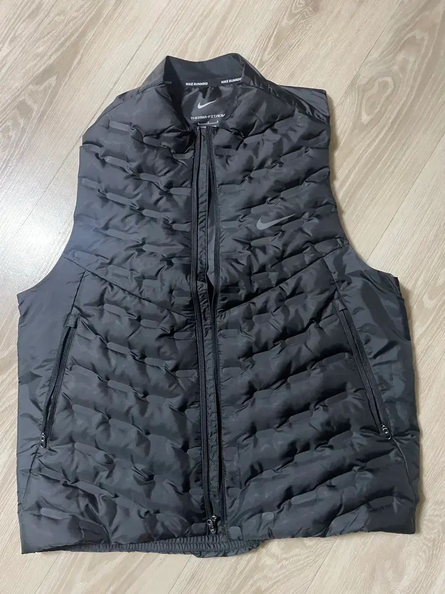 ナイキ サーマ フィット ADV ランニング ベスト L