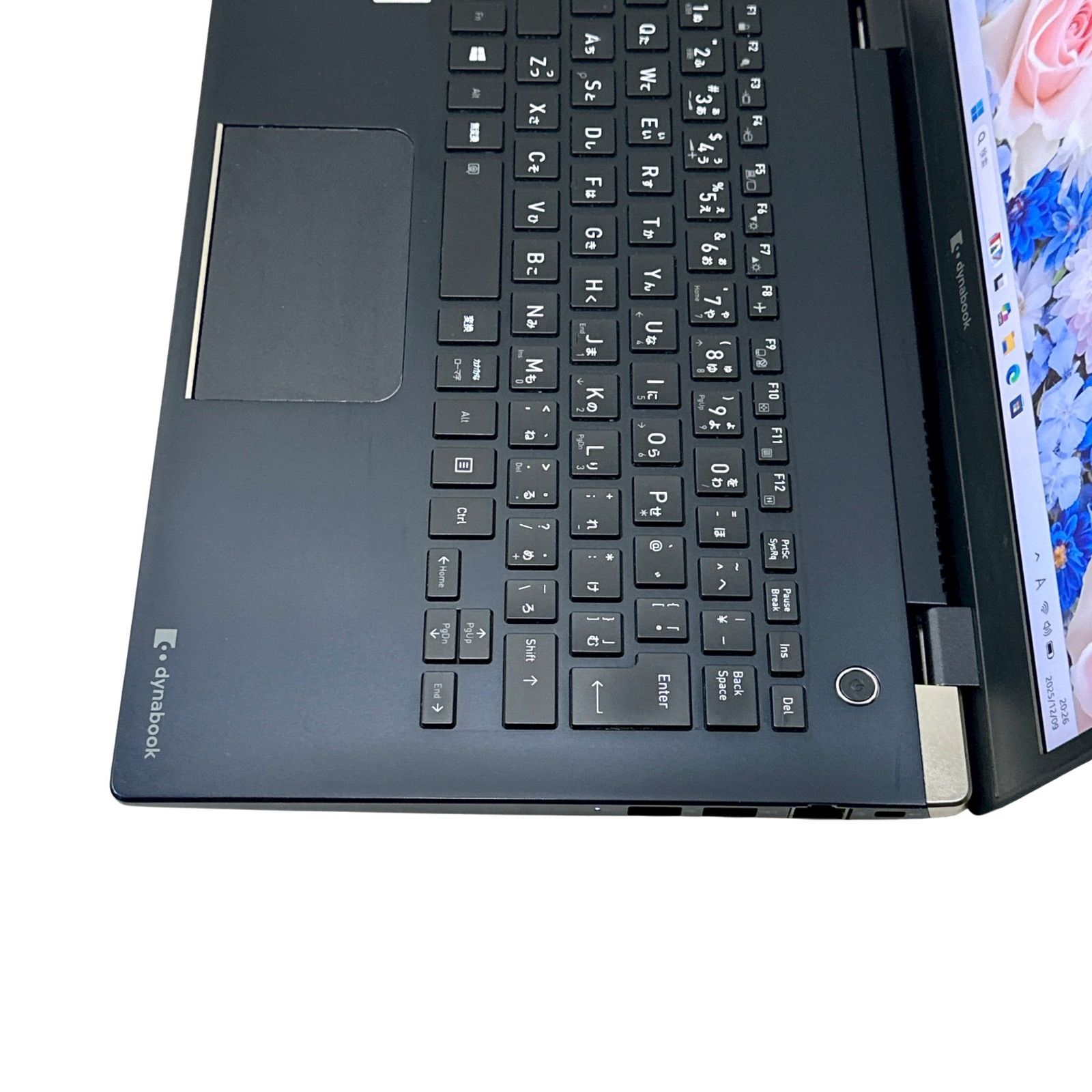 G83/FS【超軽量888g★10世代i5／16GB】バッテリー良好！636 dynabook G83/FS 超軽量888g 第10世代Core i5 メモリ16GB SSD128GB
