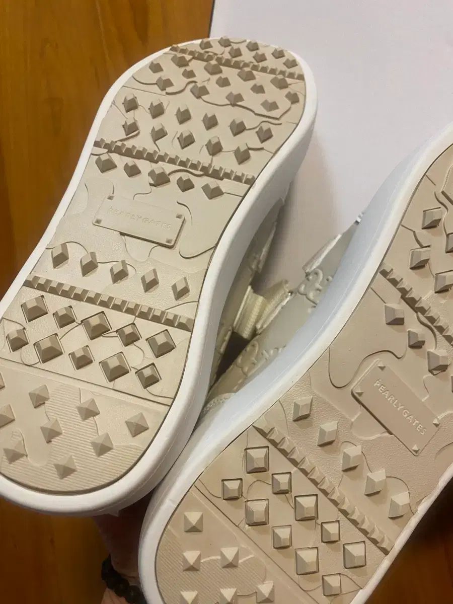 PEARLY GATES パーリーゲイツ レディース エンボス ロゴ バックル ゴルフシューズ 240 240-245 スカート パター練習用品