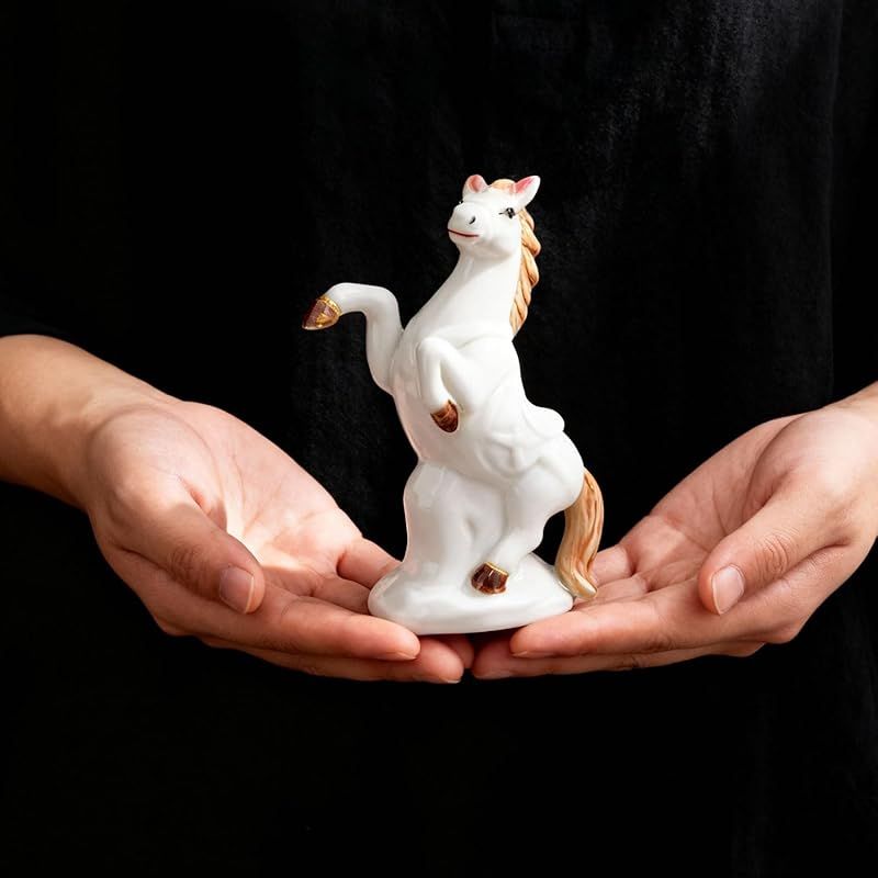 新品】 干支 うま 置物 白馬 玄関 縁起物 馬 午年 手のひらサイズ 2026