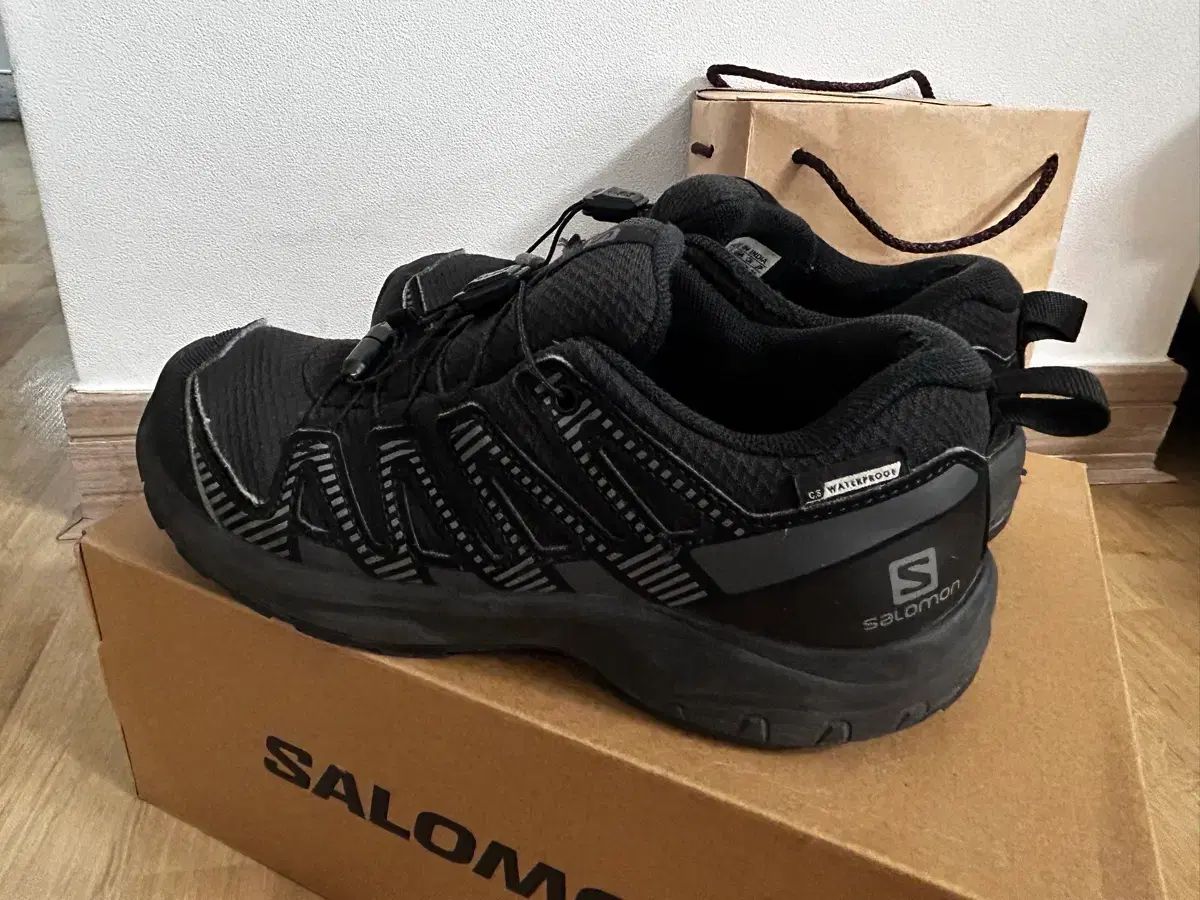 SALOMON キッズ 表記上 215 サイズ