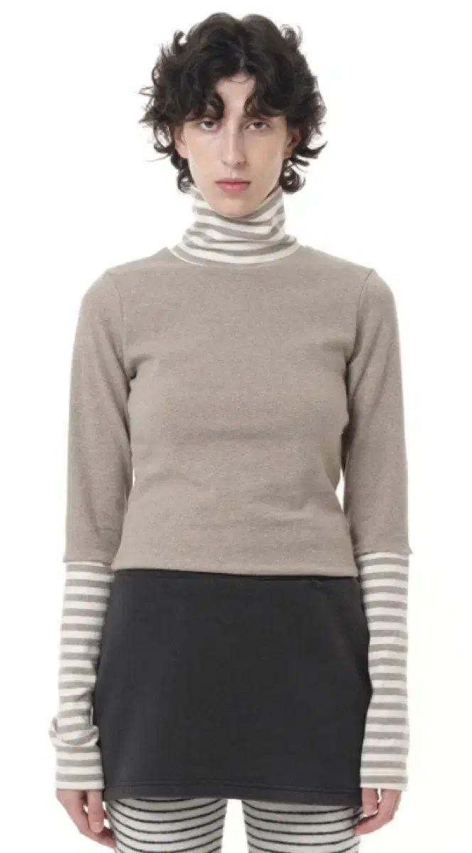 タン スダンス ファヒ島 ストライプ ミックス タートルネック ベージュ