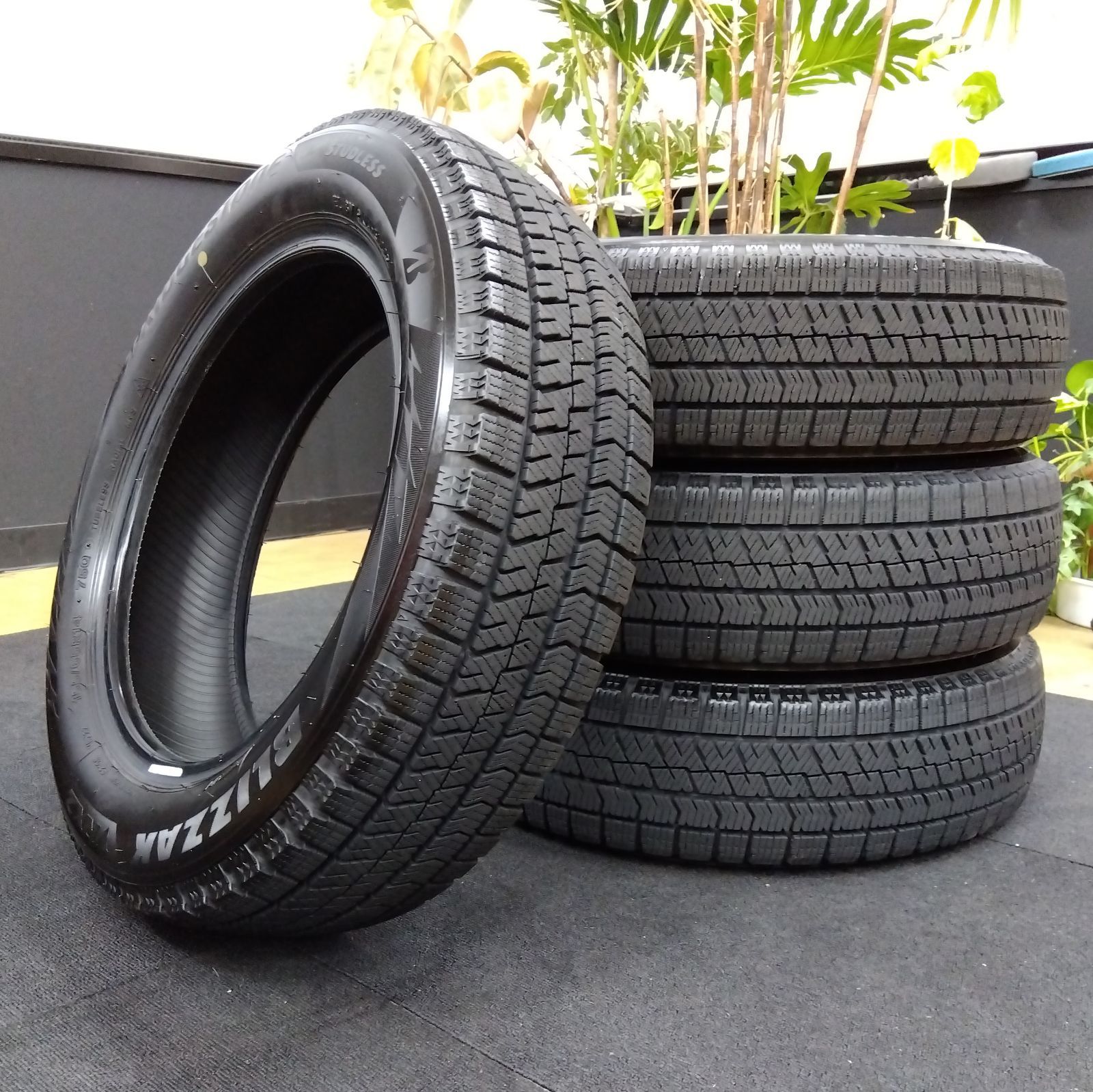 155 65 R 14 タイヤ４本セット ブリヂストン 14インチ ブリザック BLIZZAK VRX 2 スタッドレス タイヤ 軽自動車 製