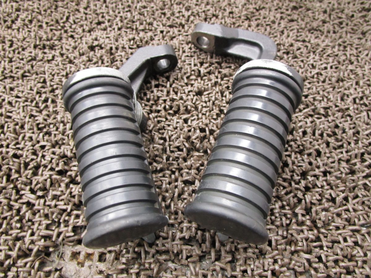 W 650 メインステップ ステー 左右 A 9099 EJ カワサキ AE キャブ車