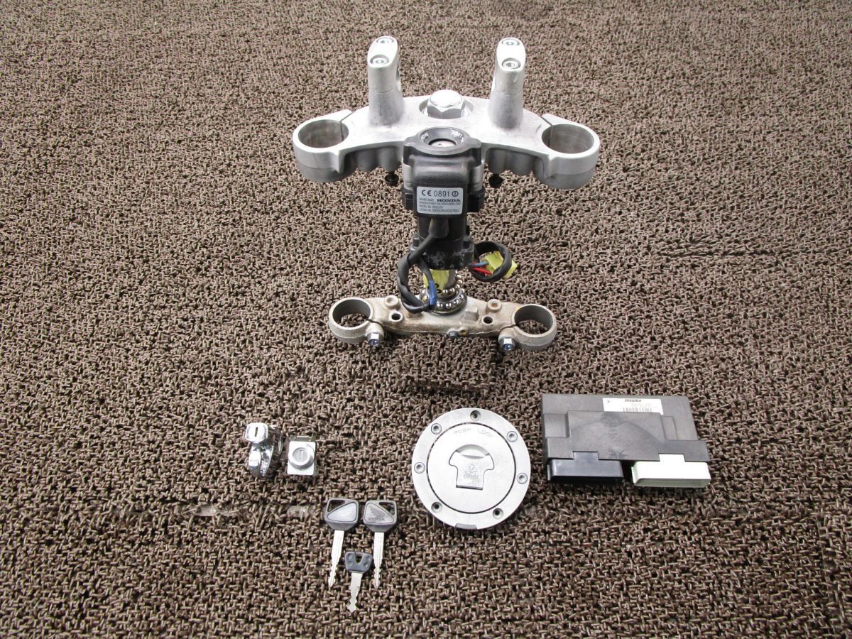 ホーネット900 トップブリッジ ステム メインキーセット A 9102 CDI ECU SC 48 ホンダ E Hornet FI インジェクション