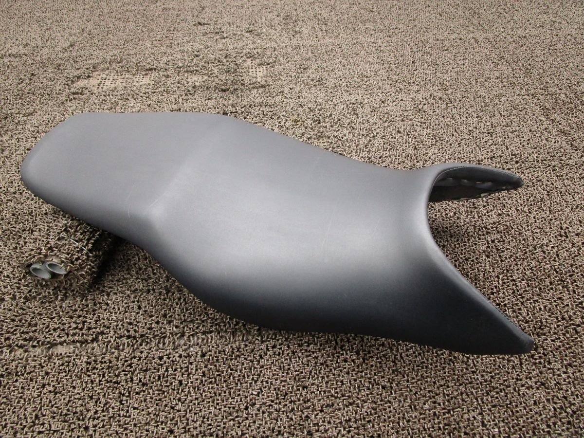 ホーネット900 シート A 9119 SC 48 ホンダ E Hornet FI インジェクション