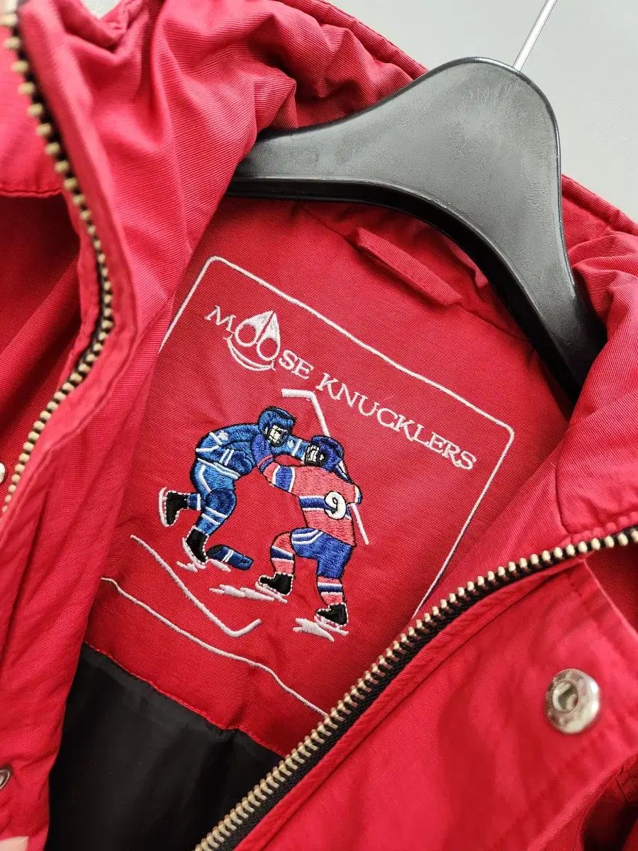 ムースナックル ダウンジャケット