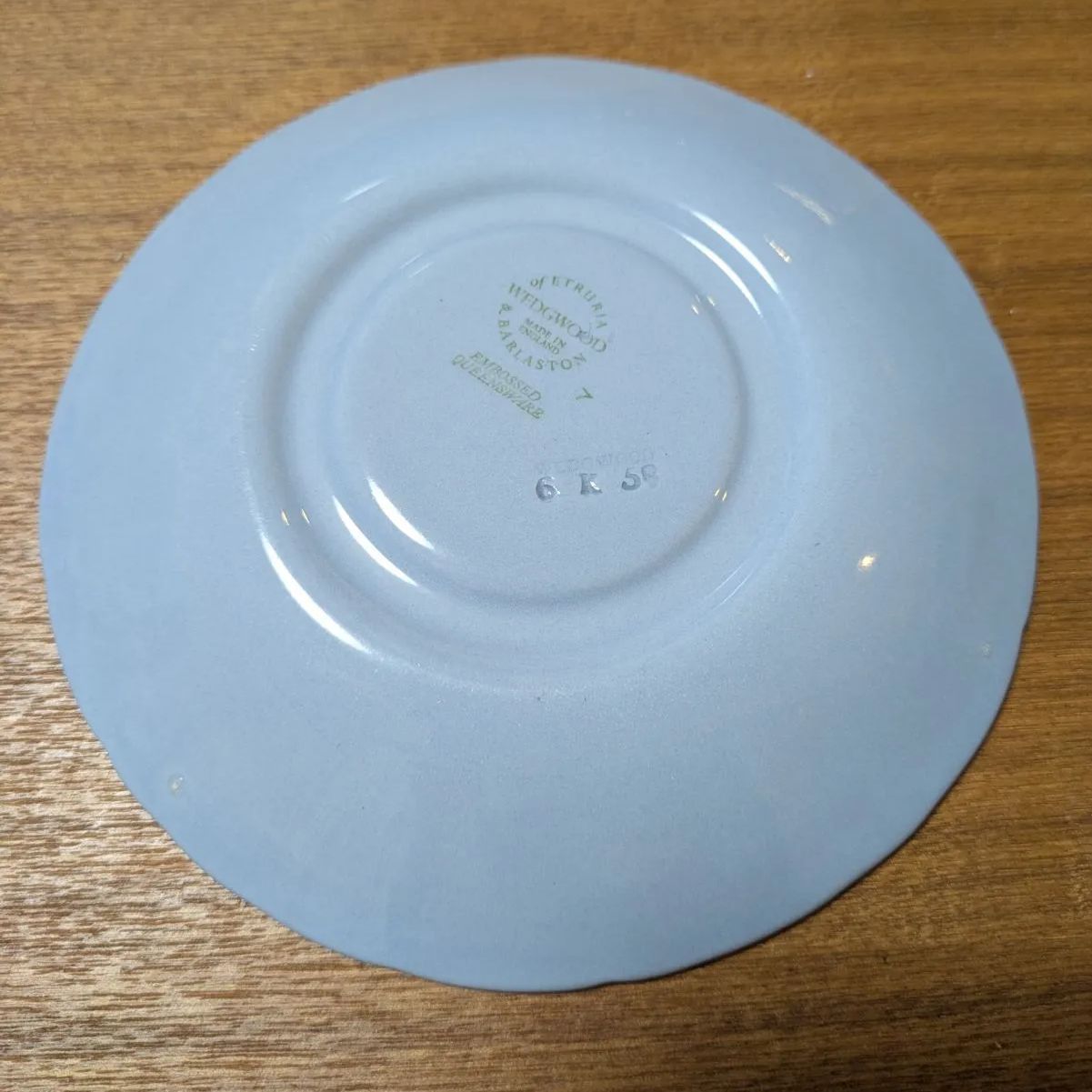 美品 ☆ ウェッジウッド エンボス クイーンズウェア クリーム シェル