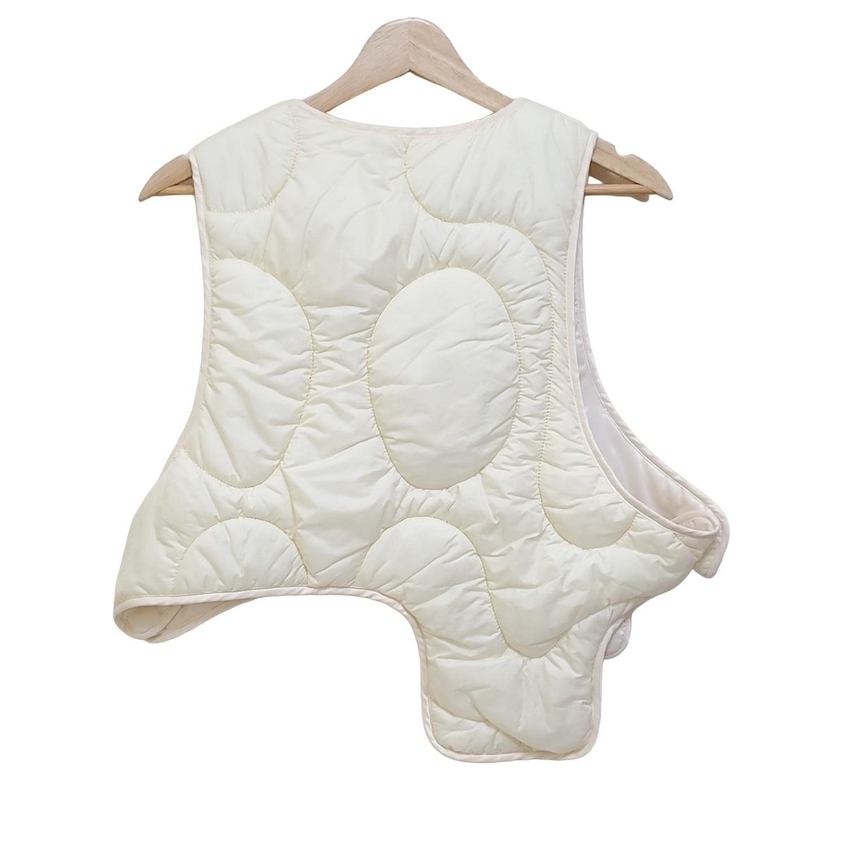 ENFOLD エンフォルド ベスト サイズ38 M レディース - アイボリー キルティング 中綿 アシンメトリー