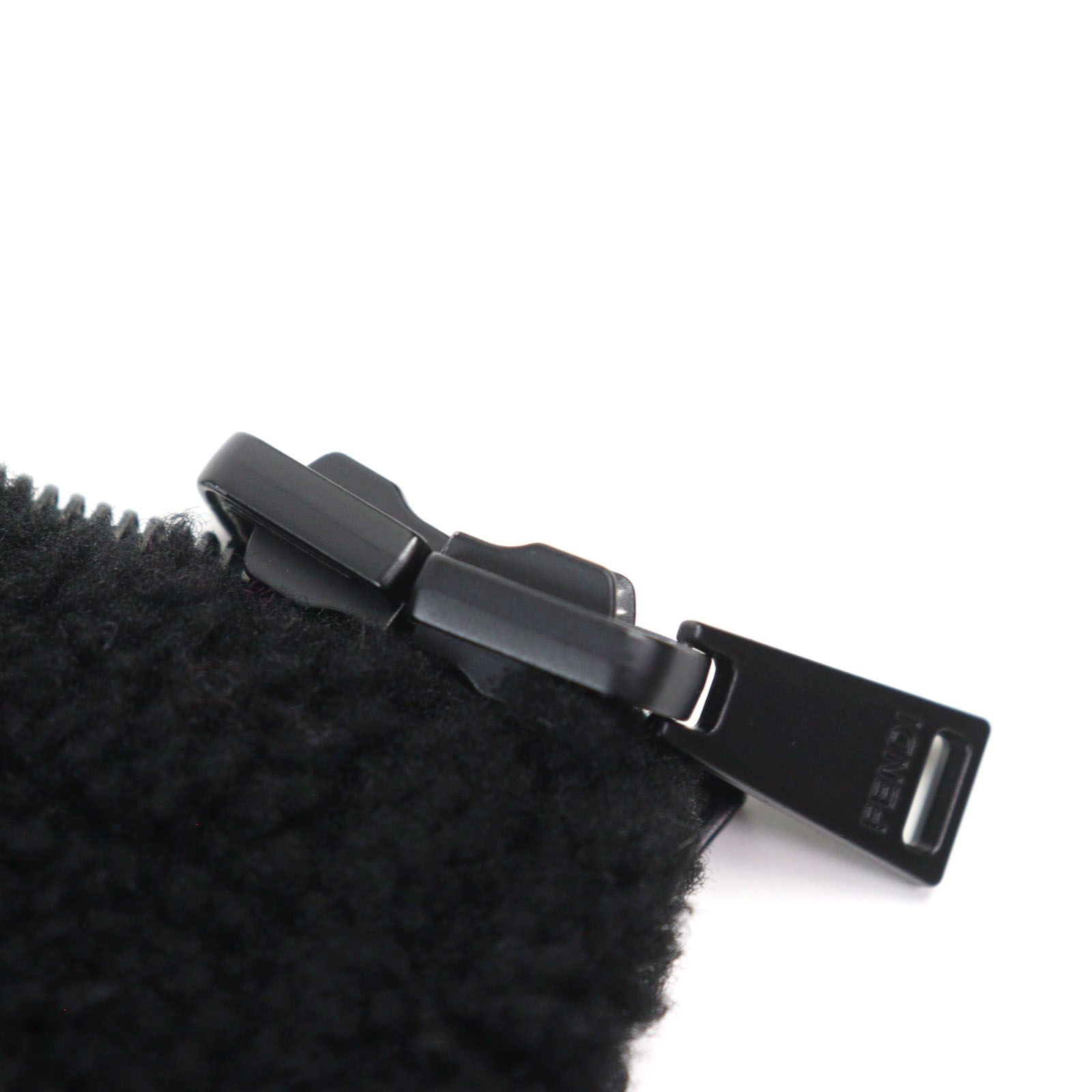 極美品○FENDI フェンディ 2021年製 FM0176 セレリア 羊革 コットン