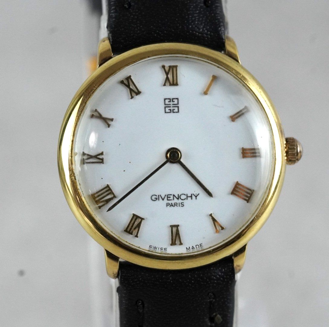 GIVENCHY PARIS ジバンシー Swiss Made スイス製 Quartz クォーツ