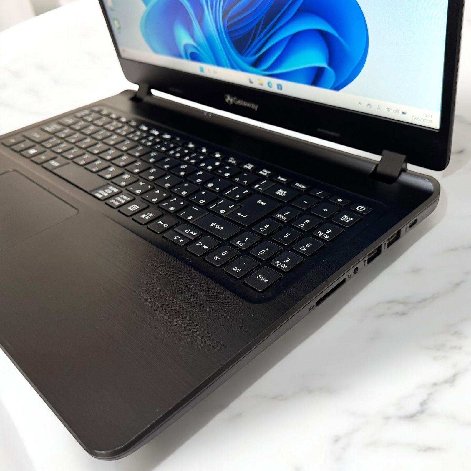 緊急入荷❗️】Windows11正規対応 薄型 ノートパソコン 第8世代i5 新品