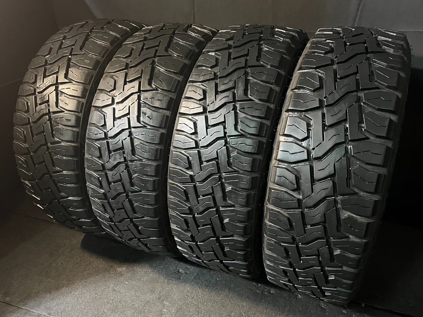 製 約7 6～8 5分山 トーヨータイヤ TOYO TIRES オープンカントリー OPEN COUNTRY R T 215 65 16 C 109 107 Q 8 P 4本 h_833