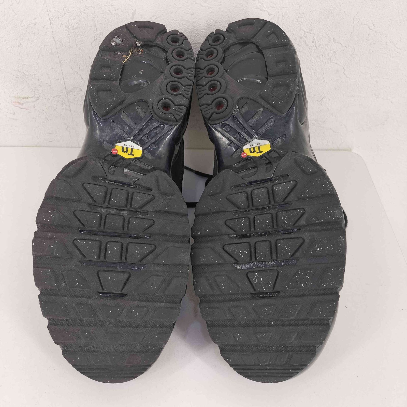 NIKE(ナイキ) AIR MAX PLUS BLACK/WHITE メンズ JPN：29 【中古】【ブランド古着バズストア】 ナイキ NIKE AIR MAX PLUS BLACK/WHITE メンズ JPN：29 - メルカリ
