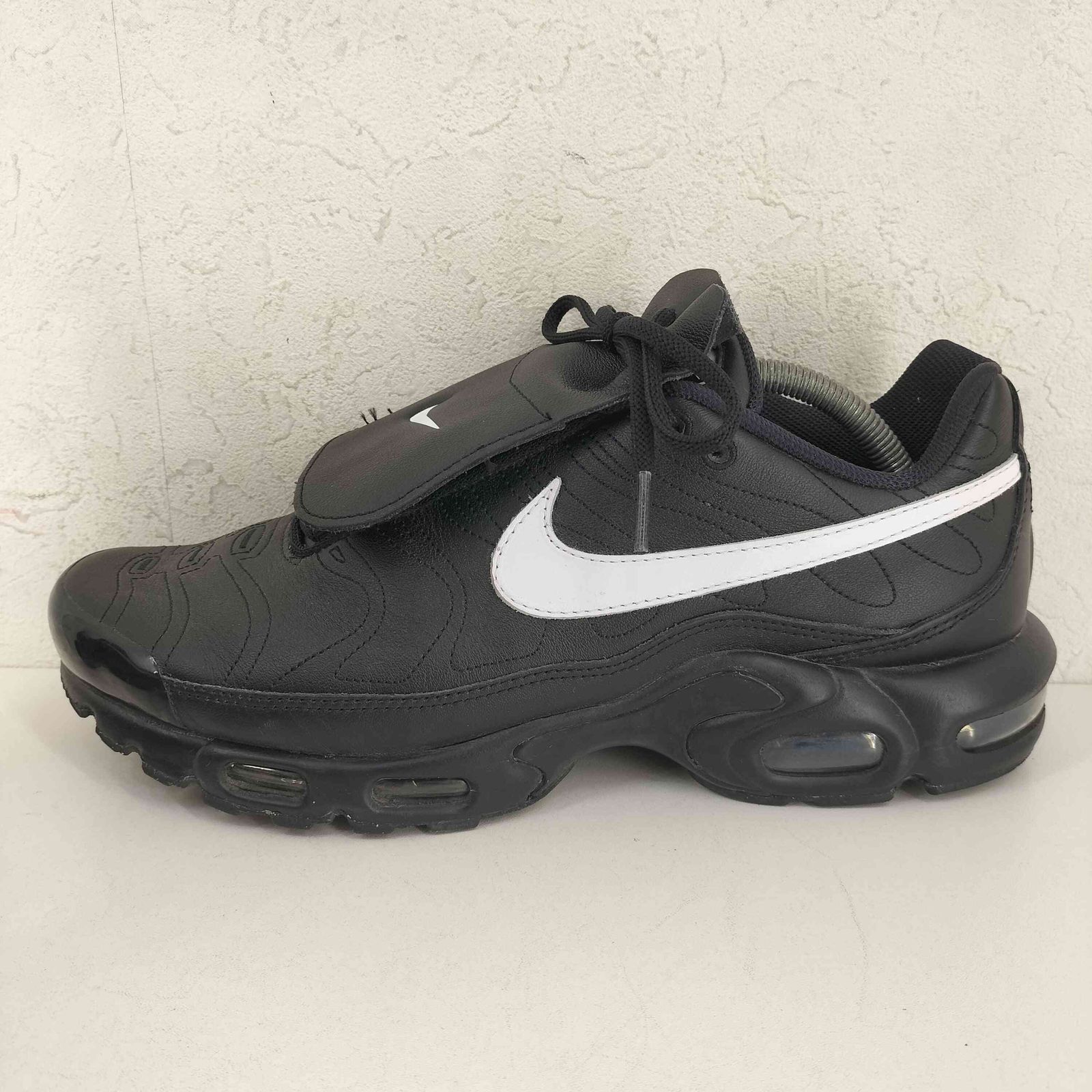 NIKE(ナイキ) AIR MAX PLUS BLACK/WHITE メンズ JPN：29 【中古】【ブランド古着バズストア】 ナイキ NIKE AIR MAX PLUS BLACK/WHITE メンズ JPN：29 - メルカリ