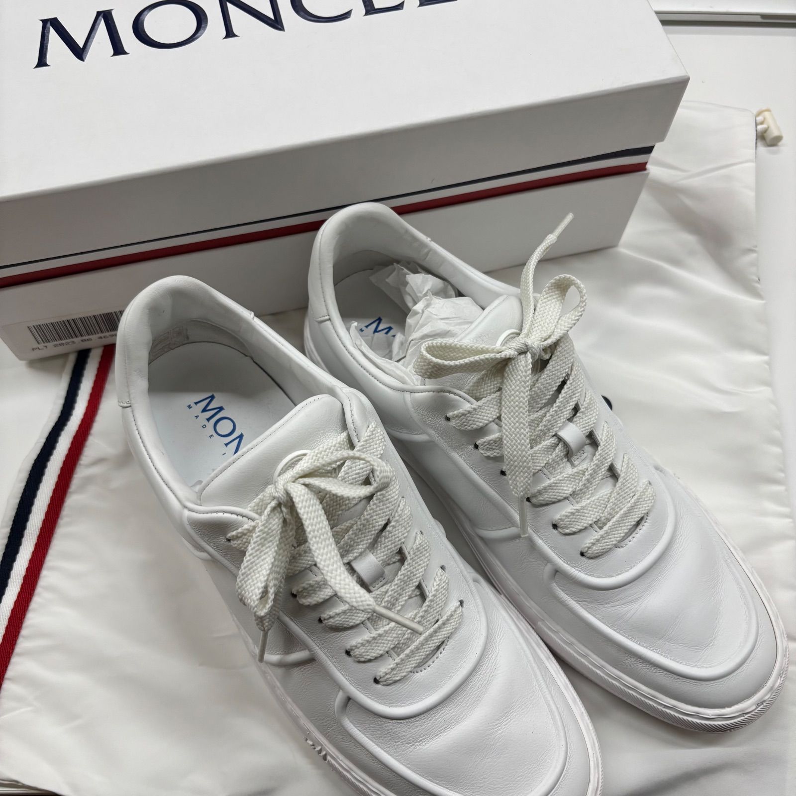 MONCLER ホワイトレザースニーカー ◎ MONCLER モンクレール ホワイトレザースニーカー - メルカリ