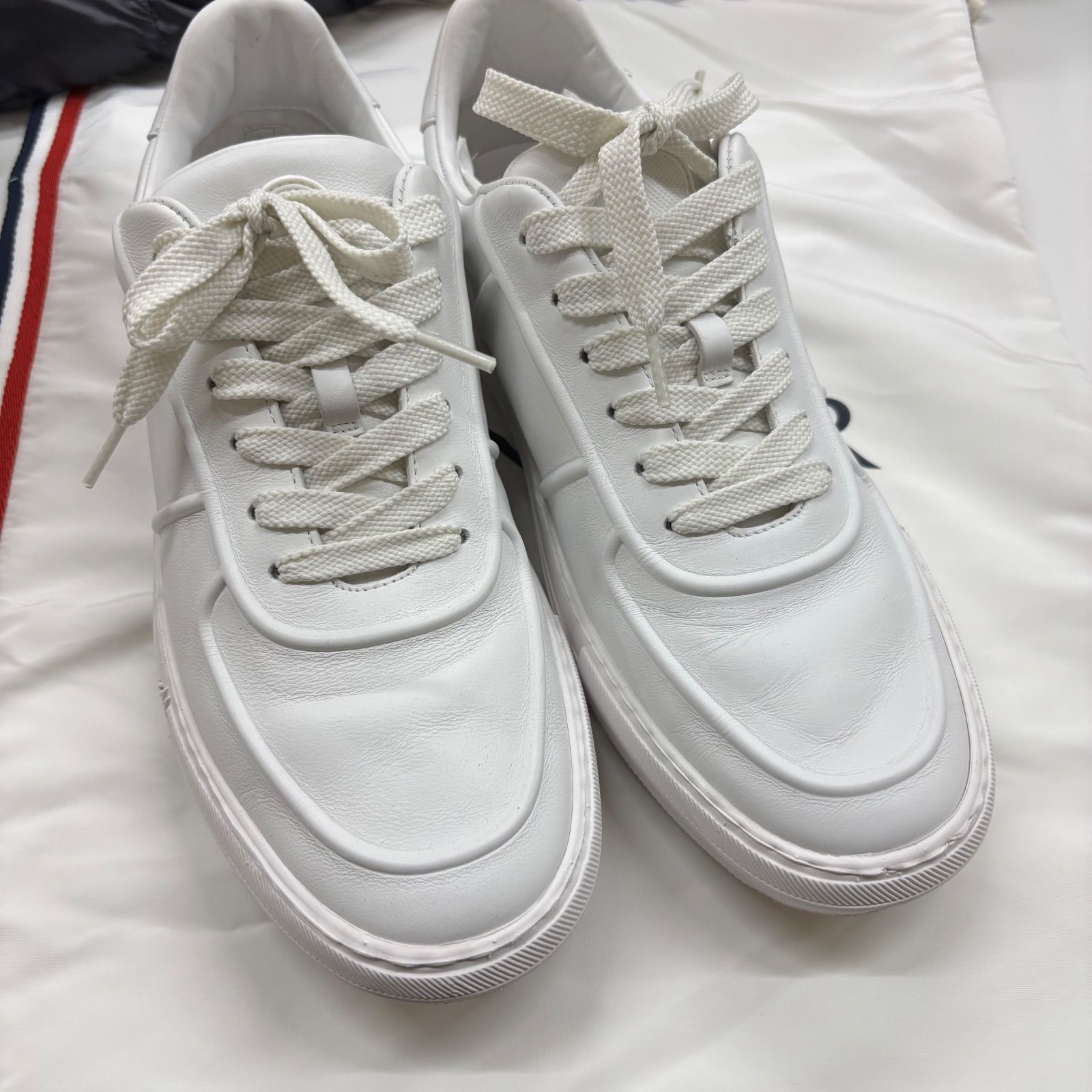 MONCLER ホワイトレザースニーカー ◎ MONCLER モンクレール ホワイトレザースニーカー - メルカリ