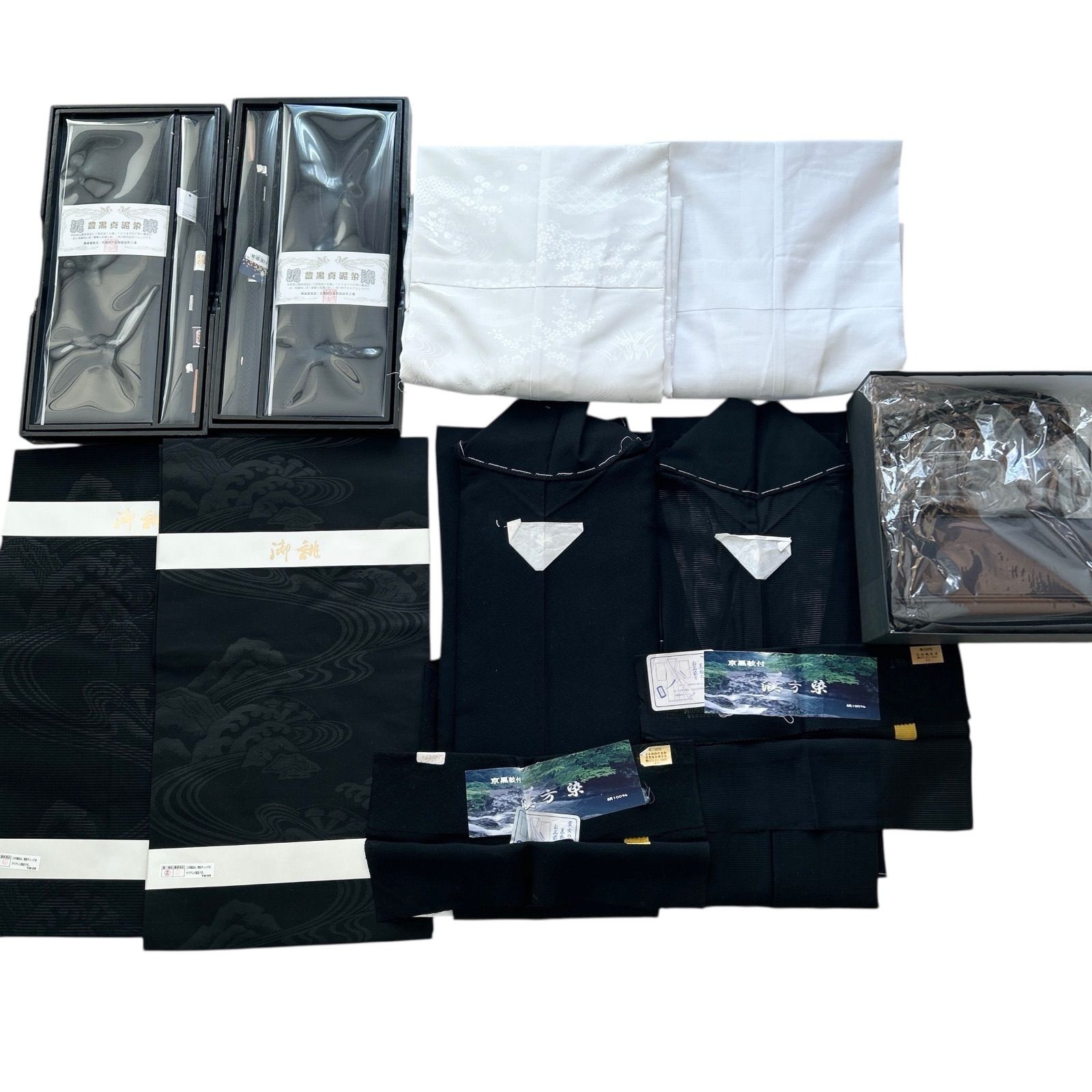 仕立て上がり 松咲 黒留袖 フルセット 夏冬 五つ紋 漢方染め 正絹 証紙あり 西陣織名古屋帯 帯揚げ 帯留め バッグ草履 長襦袢