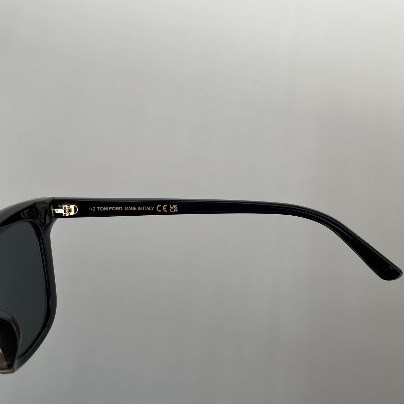トムフォード サングラス ウェリントン ブラック 黒 ゴールド 日本未発売 トムフォード サングラス TOM FORD ウェリントン ブラック ゴールド