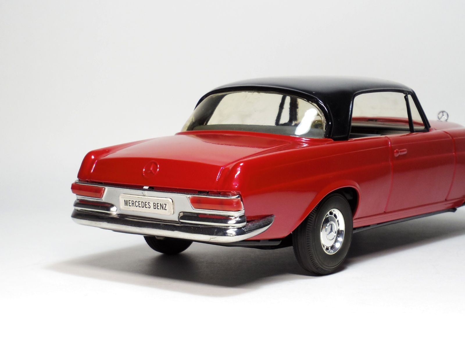 ブリキ ミニカー イチコー メルセデス ベンツ オマケ付き Amazon