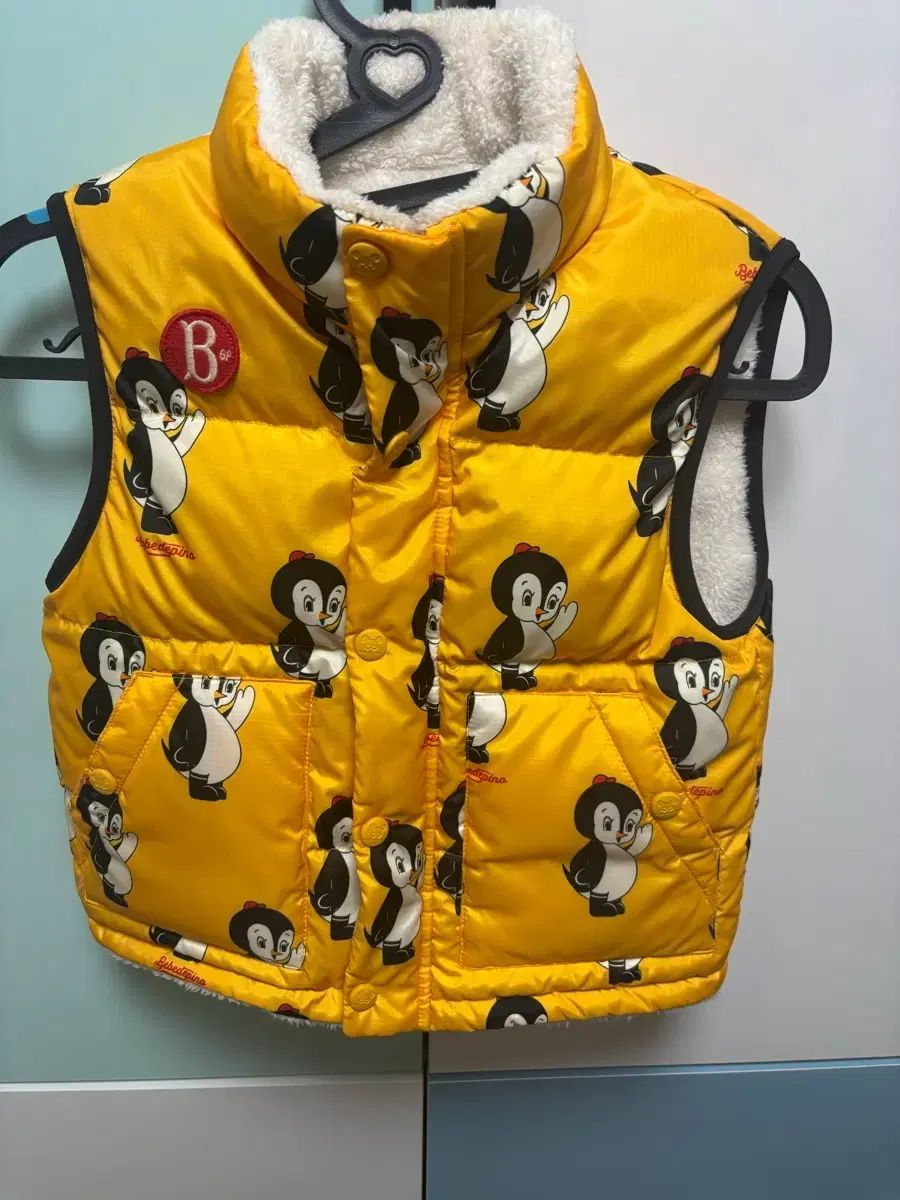 2026，本物保証 BEBE DE PINO ベベデピノ ペンギン イェロー リバーシブル ダウン ベスト 110 3回未満着用 カーディガン