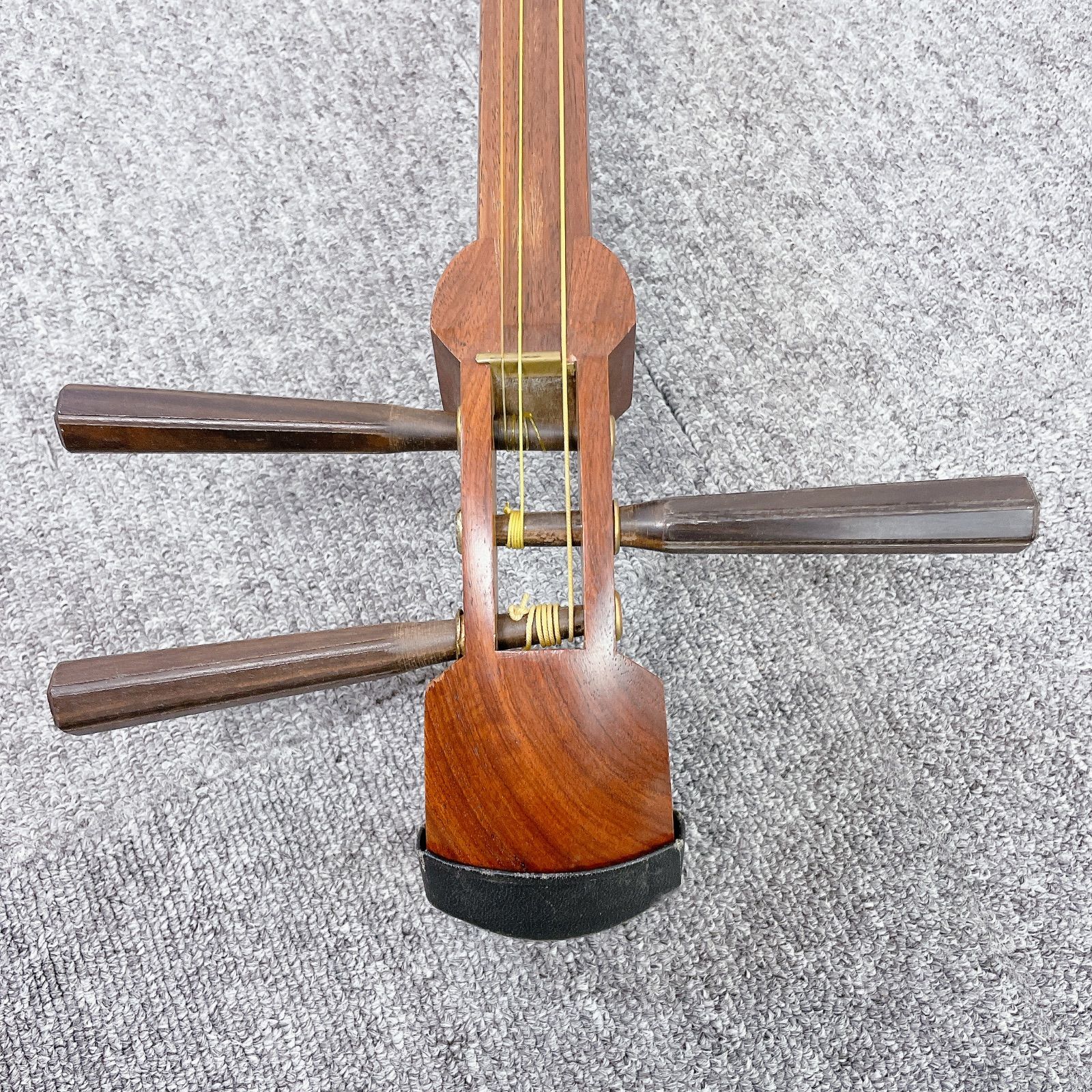 三味線 花梨 平溝 中棹 丸打胴 犬皮 和楽器 - メルカリ