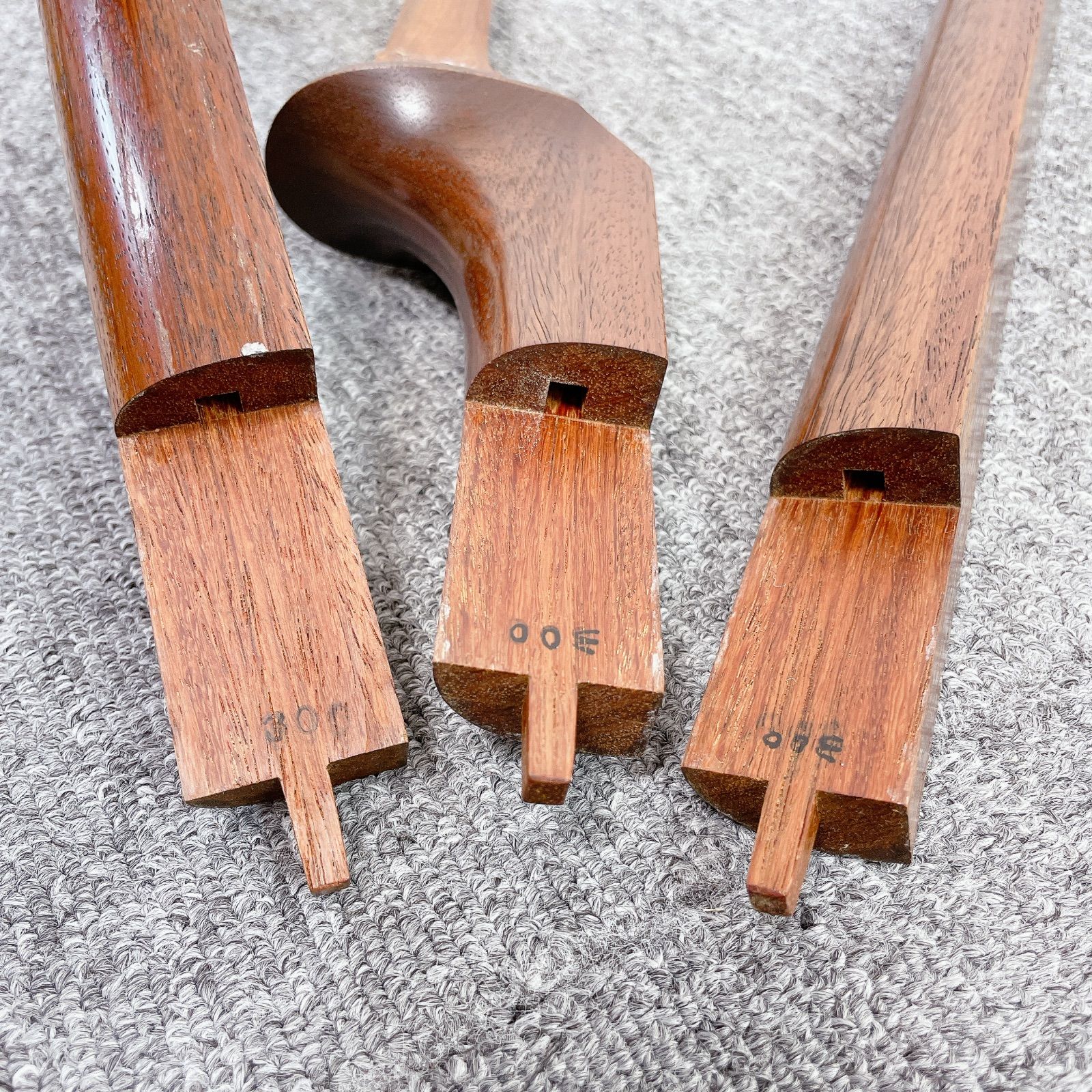 三味線 花梨 平溝 中棹 丸打胴 犬皮 和楽器 - メルカリ