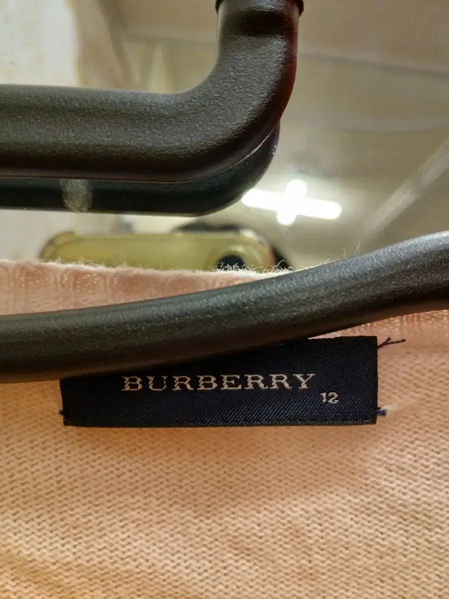 バーバリーエルボーパッチ ピンクカーディガン