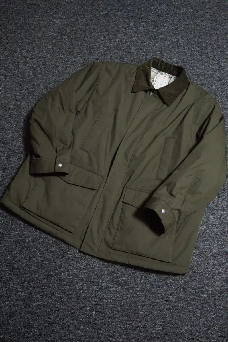 4 XL ユニクロ JWアンドソン テックパフジャケット オリーブ