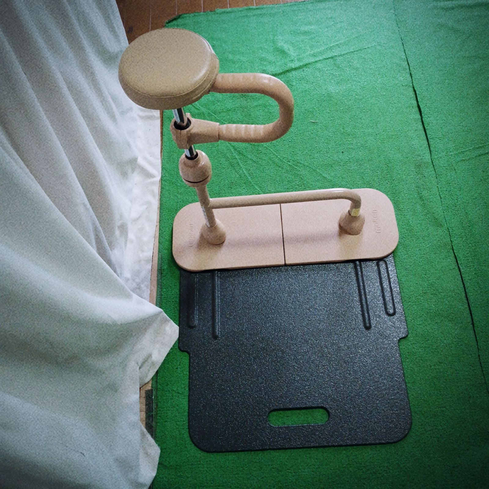 OT-12909 モルテン バディーII 座位用 MNTDB 立上り手すり 昇降支援手すり 手すり 手摺 手スリ 工事不要 置き型 昇降支援 自立支援 在宅介護 福祉用具 洗浄 消毒済 介護用品