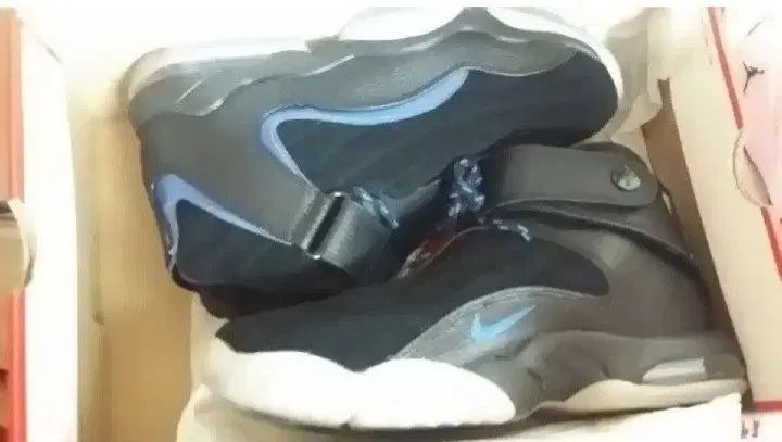 レア ハローキティ IT′S A WONDERFUL DAY! ドット 飛行機 - メルカリ