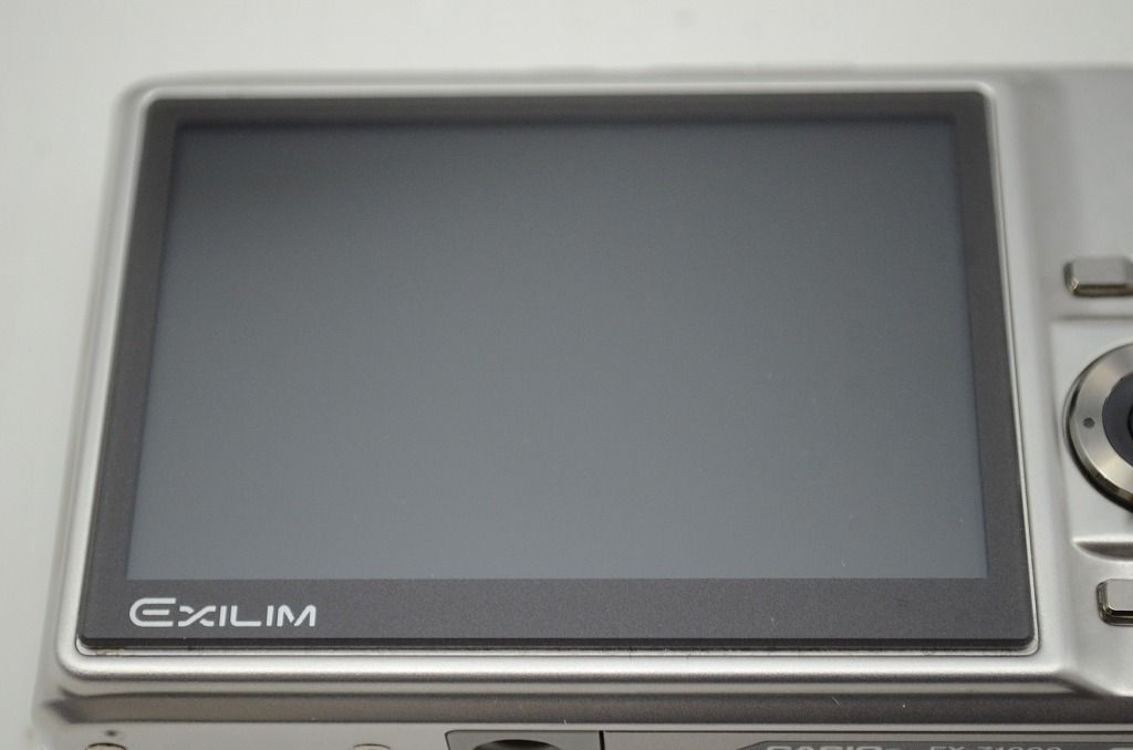 コンパクトデジタルカメラ