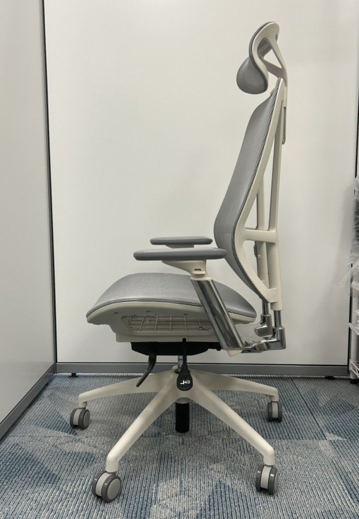 ヘッドレスト付き