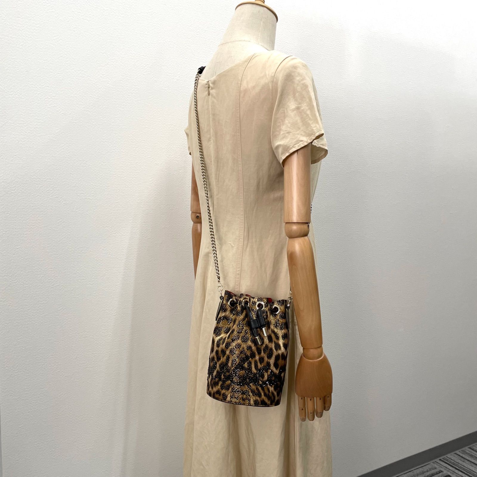 美品】 Christian Louboutin クリスチャンルブタン ミニバケットバッグ