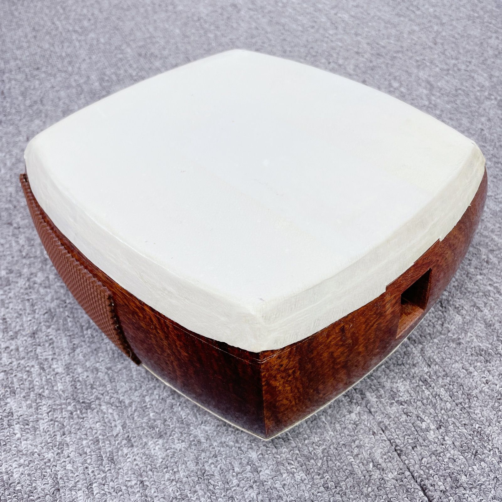 津軽三味線 太棹 紅木 東さわり 丸打胴 正棹 段違い溝 犬皮 - メルカリ