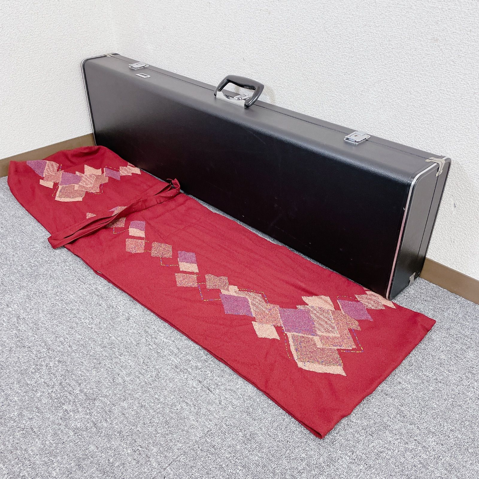 津軽三味線 太棹 紅木 東さわり 丸打胴 正棹 段違い溝 犬皮 - メルカリ