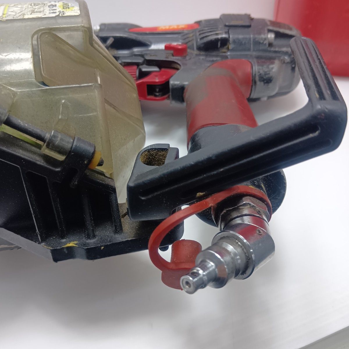 マックス エア釘打ち