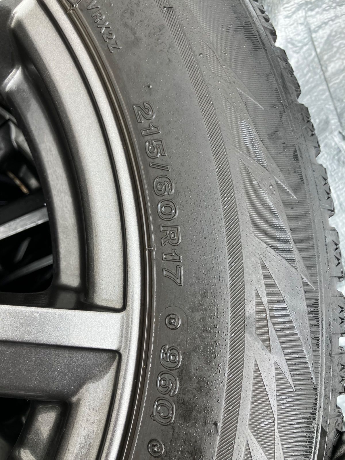 215 60 17 スタッドレス4本 CH Rなど